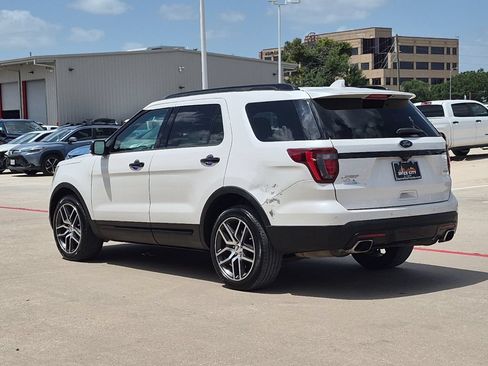 Used 2016 Ford Explorer Sport w/ Equipment Group 401A AWD/4WD image 4