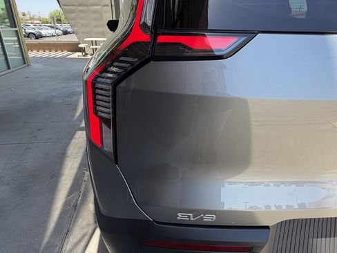 Used 2024 Kia EV9 Light RWD image 14
