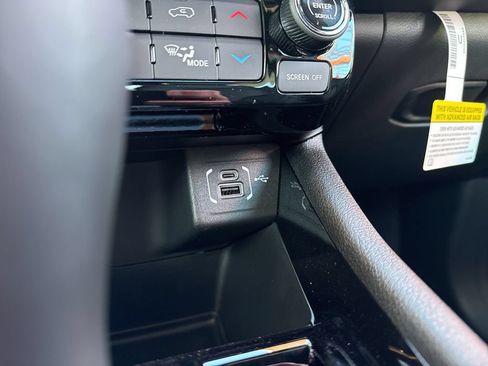 New 2026 Jeep Compass Latitude AWD/4WD image 17
