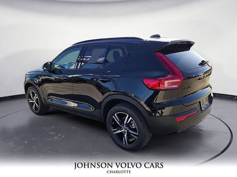New 2026 Volvo XC40 B5 Core w/ Climate Package image 2