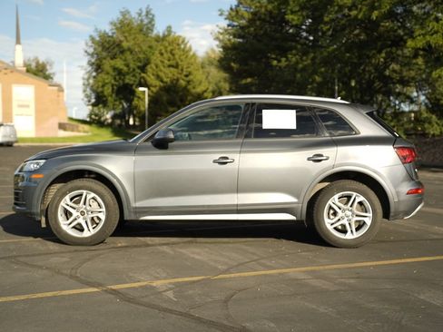 Used 2018 Audi Q5 2.0T Premium w/ Convenience Package AWD/4WD image 2