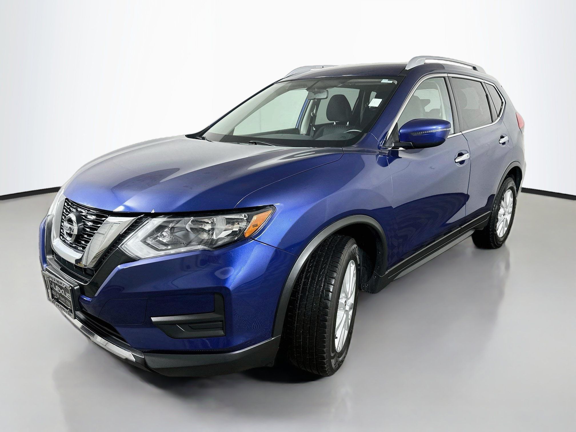 Used 2017 Nissan Rogue AWD image 3