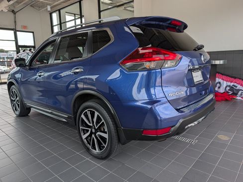 Used 2018 Nissan Rogue SL w/ Premium Package AWD/4WD image 4