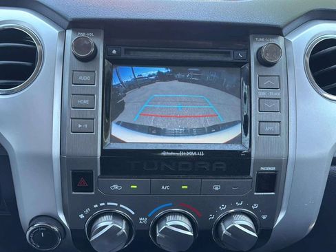 Used 2017 Toyota Tundra SR5 AWD/4WD image 10