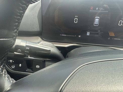 Used 2026 Kia Sportage EX FWD image 34