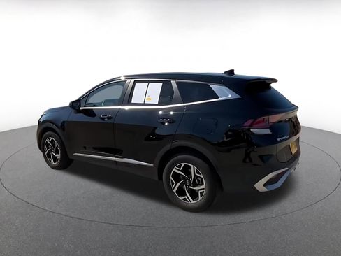 Used 2025 Kia Sportage LX FWD image 10