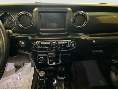 Certified 2022 Jeep Gladiator Sport image 13