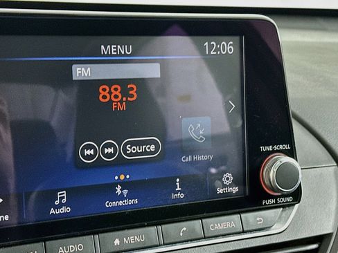 Used 2025 Nissan Altima 2.5 SR FWD image 21