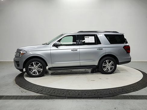 Used 2024 Ford Expedition Limited RWD image 5