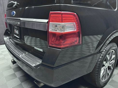 Used 2015 Ford Expedition XLT w/ Equipment Group 202A AWD/4WD image 13
