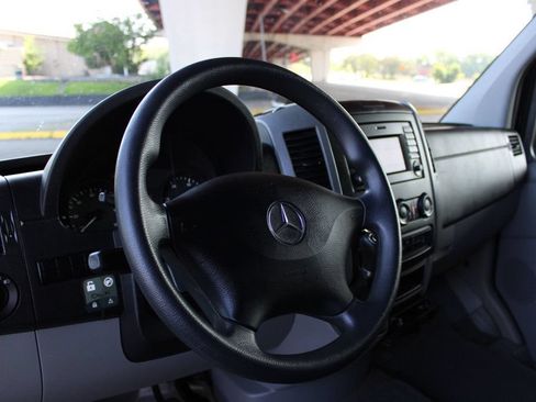 Used 2014 Mercedes-Benz Sprinter 2500 image 10