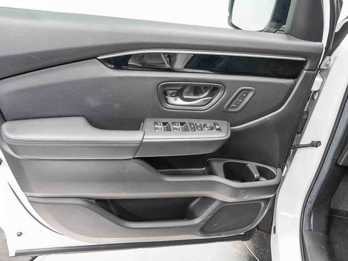 Used 2025 Honda Pilot EX-L image 21