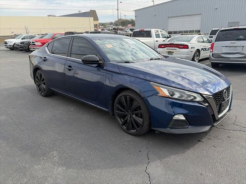 Used 2021 Nissan Altima 2.5 SR image 1