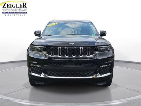 Used 2023 Jeep Grand Cherokee L Limited AWD/4WD image 2