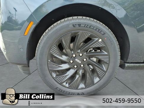 New 2025 Lincoln Navigator Reserve w/ Jet Appearance Package image 13