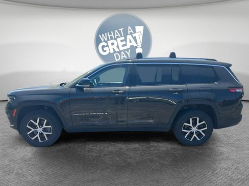 Used 2023 Jeep Grand Cherokee L Limited w/ Trailer Tow Group (B) AWD/4WD image 7