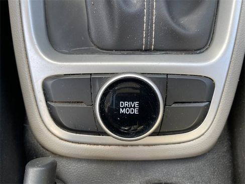 Used 2023 Hyundai Venue SEL w/ Cargo Package image 23