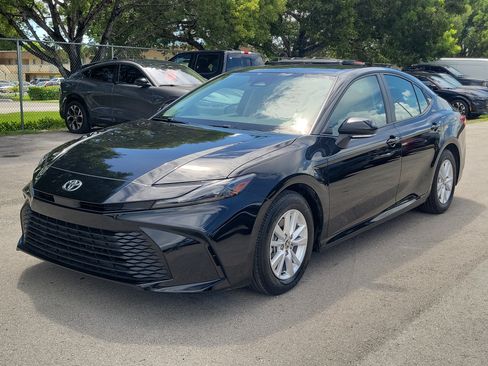 Used 2025 Toyota Camry LE FWD image 36