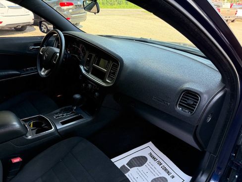 Used 2014 Dodge Charger SE RWD image 19