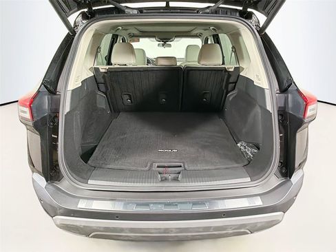 Used 2023 Nissan Rogue SV w/ SV Premium B Package AWD/4WD image 14