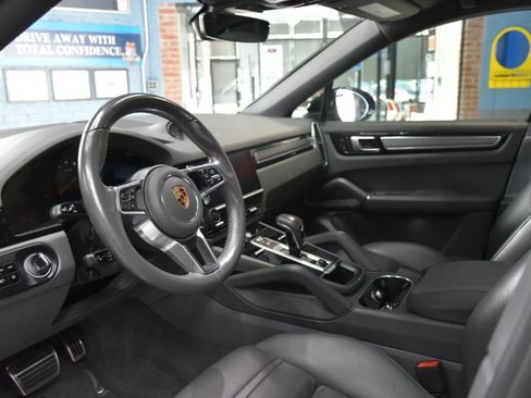 Used 2020 Porsche Cayenne S w/ Premium Package AWD/4WD image 36