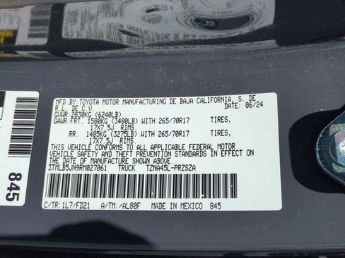 Used 2024 Toyota Tacoma TRD Off-Road AWD/4WD image 33