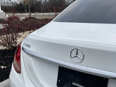 Used 2018 Mercedes-Benz C 300 4MATIC Sedan image 5
