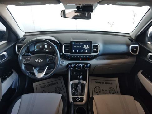 Used 2025 Hyundai Venue SEL FWD image 26