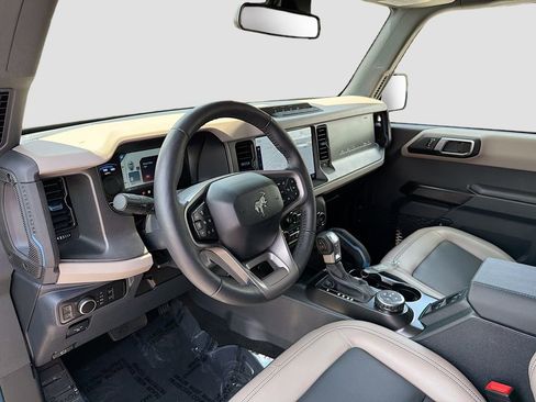 Used 2024 Ford Bronco Wildtrak AWD/4WD image 9
