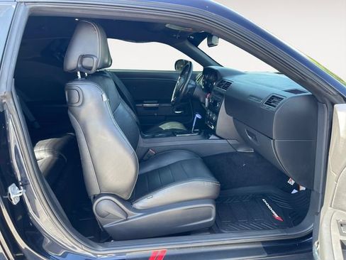 Used 2011 Dodge Challenger RWD image 15
