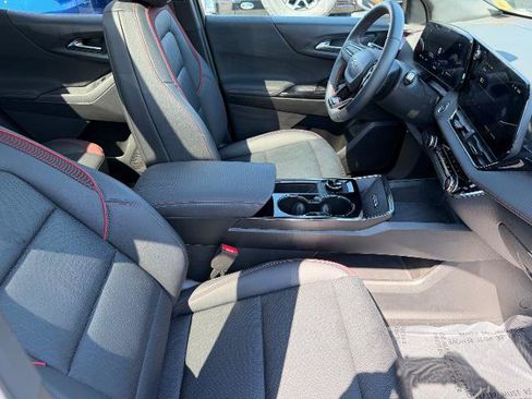 Used 2025 Chevrolet Equinox RS AWD/4WD image 13