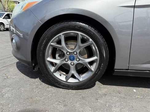 Used 2013 Ford Focus SE FWD image 9