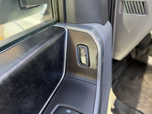 Used 2022 Ford F150 XLT w/ Equipment Group 301A Mid image 13