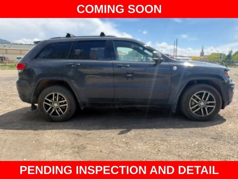Used 2017 Jeep Grand Cherokee Trailhawk AWD/4WD image 7