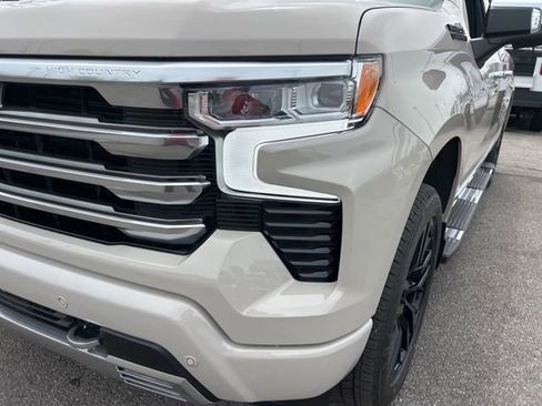 New 2026 Chevrolet Silverado 1500 High Country w/ High Country Premium Package AWD/4WD image 9