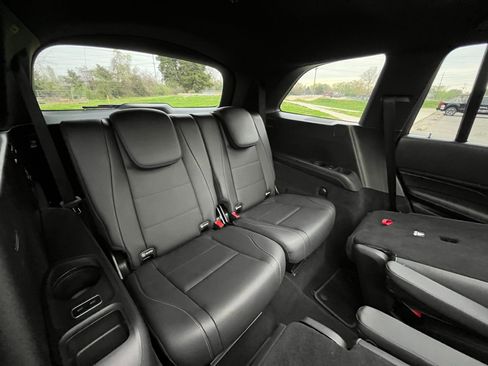 Used 2023 Mercedes-Benz GLS 450 4MATIC w/ AMG Line Exterior image 31