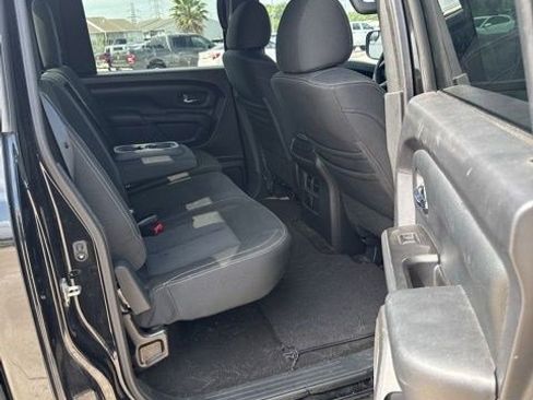 Used 2018 Nissan Titan SV w/ SV Convenience Package RWD image 10