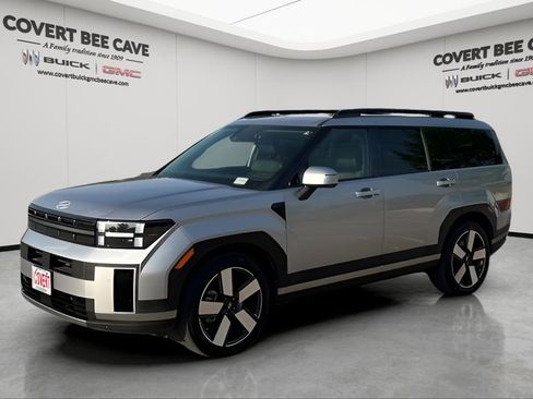 Used 2024 Hyundai Santa Fe Limited image 3