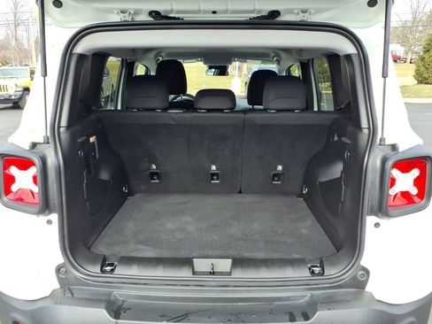 Used 2022 Jeep Renegade Latitude AWD/4WD image 16