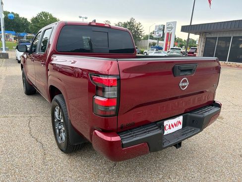 Used 2024 Nissan Frontier SL w/ Technology Package RWD image 3