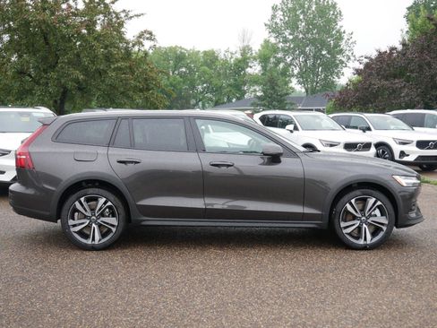 New 2025 Volvo V60 B5 Cross Country Plus w/ Climate Package image 2