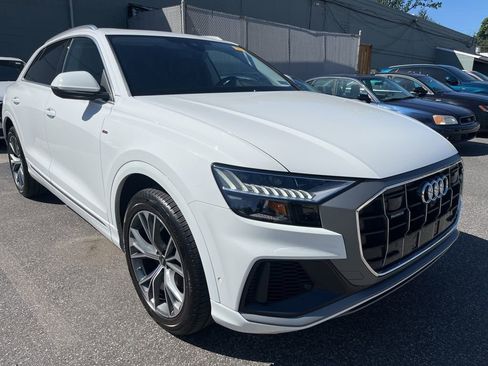 Used 2023 Audi Q8 Premium Plus w/ Premium Plus Package AWD/4WD image 2
