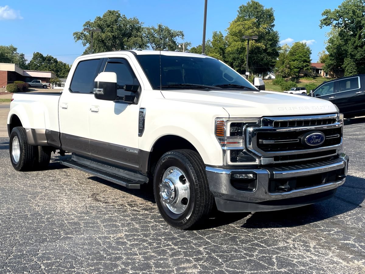 Used 2022 Ford F350 Lariat w/ Lariat Ultimate Package RWD image 2
