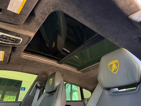 Used 2021 Lamborghini Urus image 25