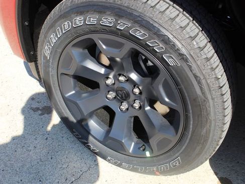 New 2026 RAM 1500 Express AWD/4WD image 3