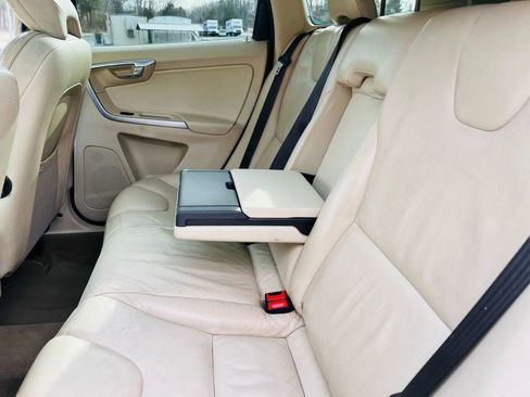 Used 2010 Volvo XC60 T6 image 26