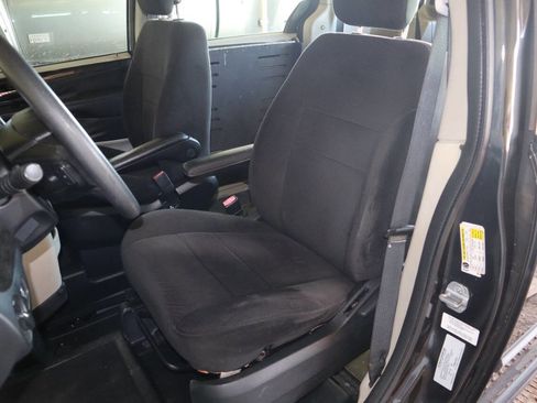 Used 2012 Dodge Grand Caravan American Value Package FWD image 4