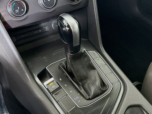 Used 2020 Volkswagen Tiguan S image 20