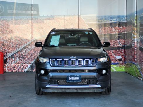 Used 2023 Jeep Compass Limited image 2