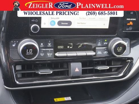 Used 2023 Toyota Highlander XLE image 23